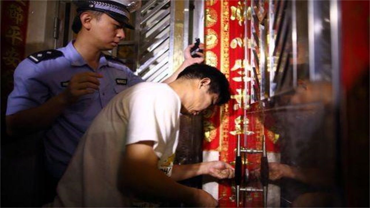 日喀则请开锁师傅开了锁后，师傅为什么一般都不进门，就算主人请也不进去？